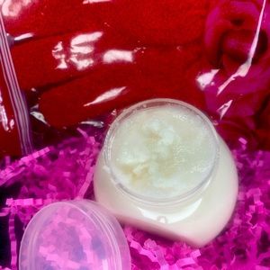 ONNA’S Do it all Boutique. Facebook:Onna pride